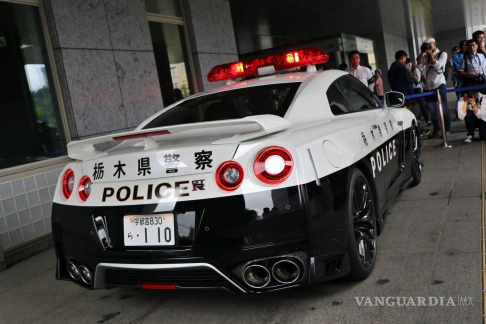 $!'Godzilla' cuidará las calles de Japón, su policía estrena un Nissan GT-R como patrulla