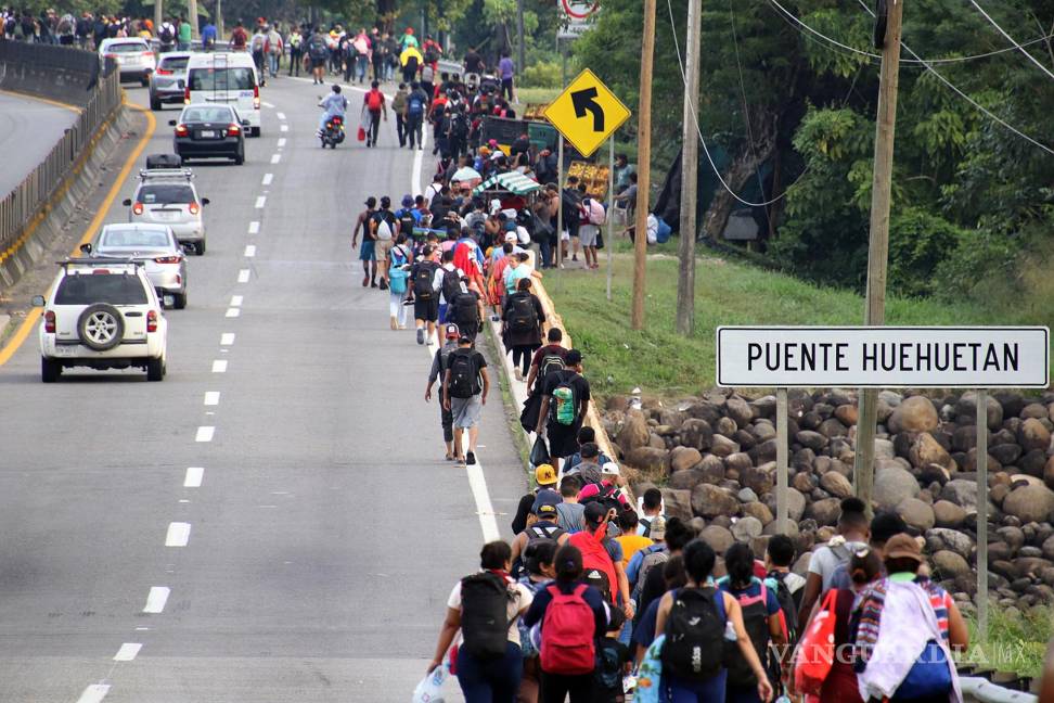 $!Una caravana de 1,500 migrantes partió de la frontera sur de México. Claudia Sheinbaum aseguró que estos grupos ya no llegan al límite norte del país.