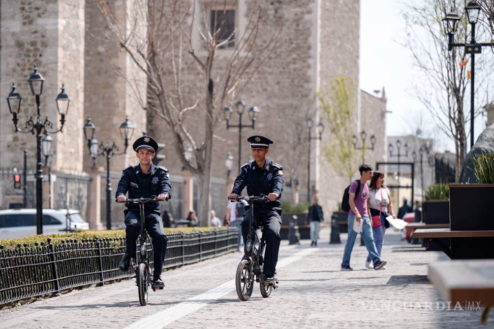 $!Policías vigilarán el Centro Histórico a bordo de bicicletas eléctricas.