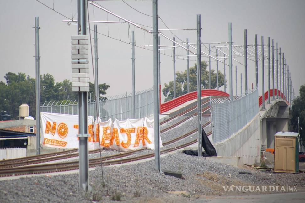 $!Los trabajadores realizan labores a marchas forzadas para poder avanzar.