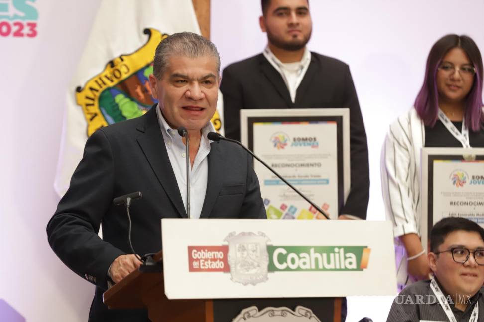 $!El gobernador Miguel Riquelme hizo una agradecimiento a los jóvenes y liderazgos por haber destacado en diversas materias durante su sexenio.