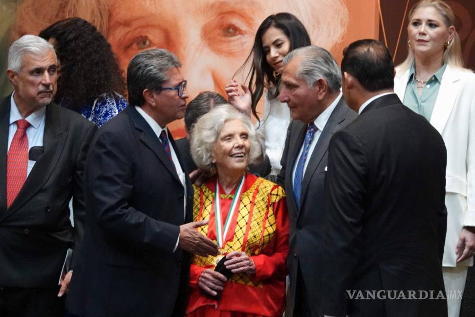 $!Recibe Elena Poniatowska la Medalla Belisario Domínguez en el Senado