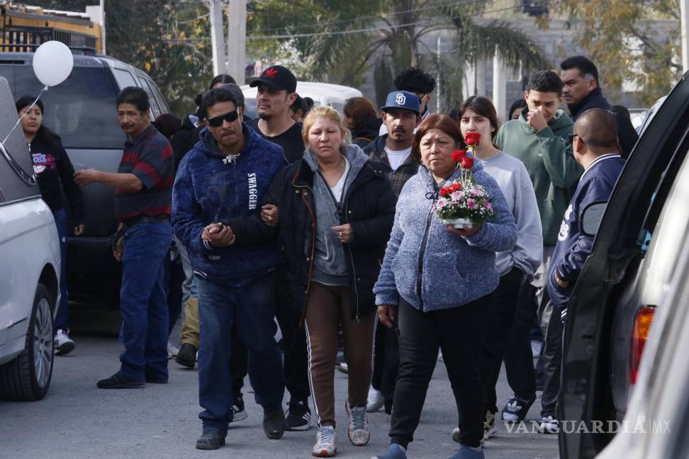 $!Vecinos y familiares se solidarizaron con la familia de Emma Marifer.