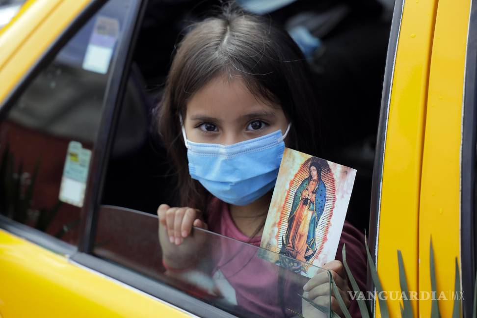 Peregrinan hacia el Santuario de la Virgen de Guadalupemás de 400 transportistas de Saltillo