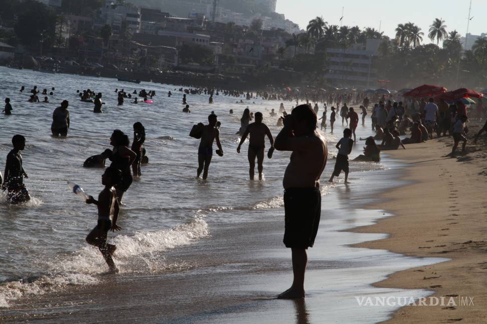 $!Crimen extorsiona a lancheros de Acapulco; van 5 muertos en pleno día