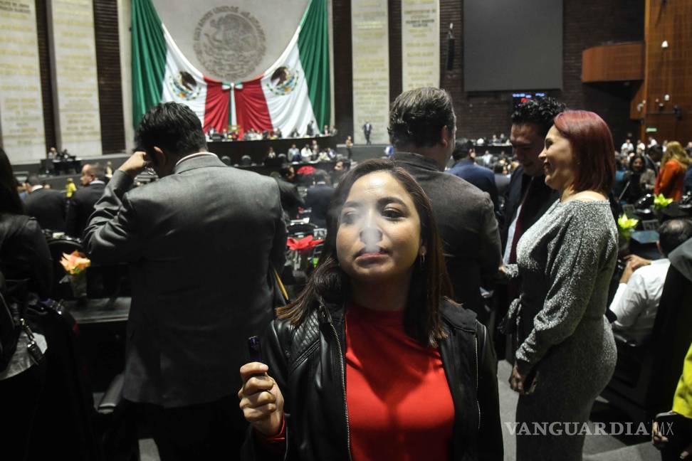 $!La oposición criticó que el oficialismo recurriera a la prohibición en lugar de regular el uso de vapeadores y cigarrillos electrónicos.