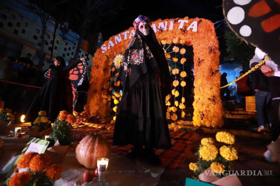 $!El Festival Ánimas del Desierto 2025 combina tradición, gastronomía, arte y cultura, ofreciendo a la ciudadanía una experiencia integral para celebrar a los seres queridos y fomentar la participación comunitaria.