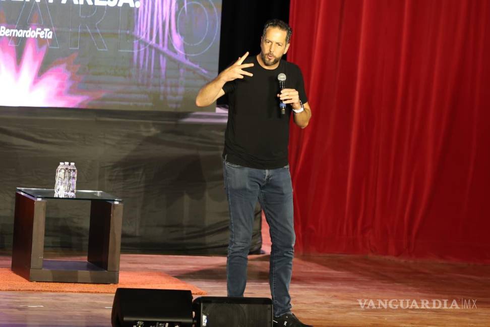 $!El DIF Saltillo, con apoyo de Grip Group, organizó la conferencia “¿Qué te tiene que pasar?” impartida por Bernardo FeTa.