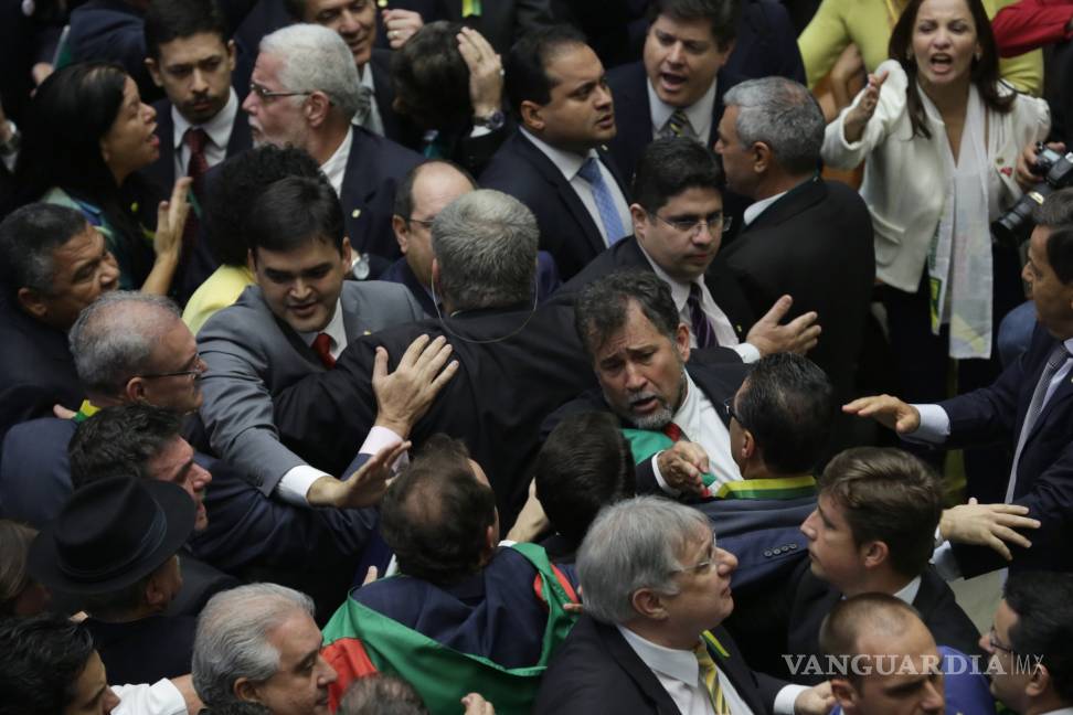 $!Cámara de Diputados de Brasil vota a favor de juicio político contra Dilma Rousseff; falta ratificación del Senado