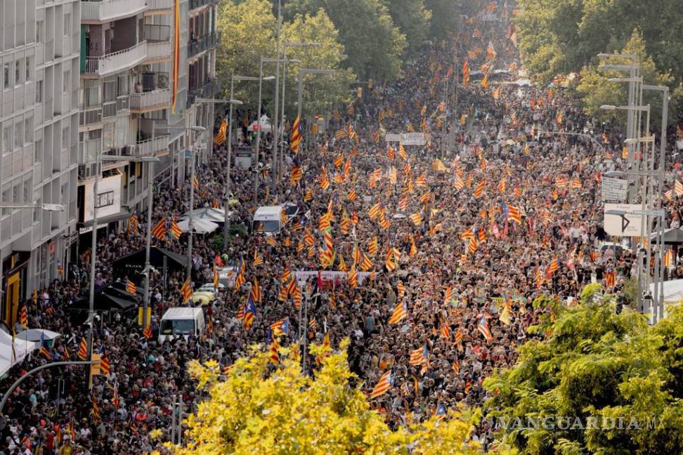 $!Miles marcharon en Barcelona a favor de la Independencia de Cataluña