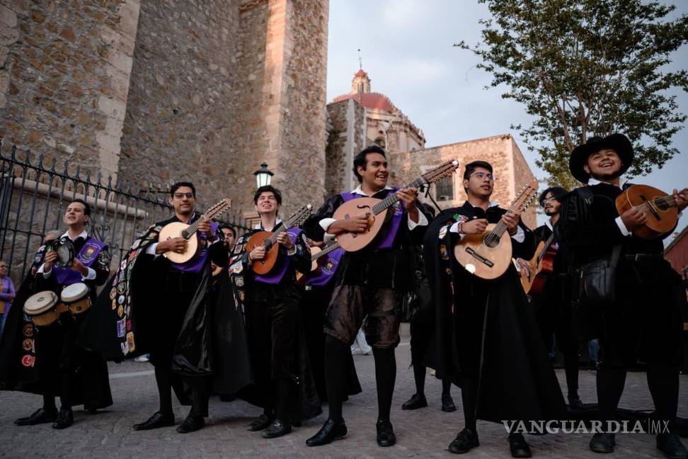 $!Estudiantes caracterizados narrarán historias y leyendas de personajes históricos.