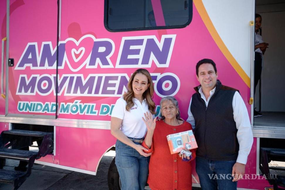 $!Vecinos del barrio de Santa Anita fueron sometidos a una revisión general de salud; agradecieron al Alcalde y a su esposa Luly López Naranjo.