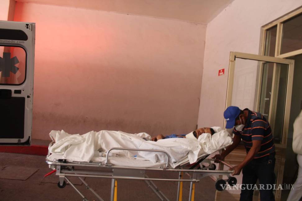 Hombre apedrea domicilio en Parras, Coahuila; en respuesta, lo golpean con un bate