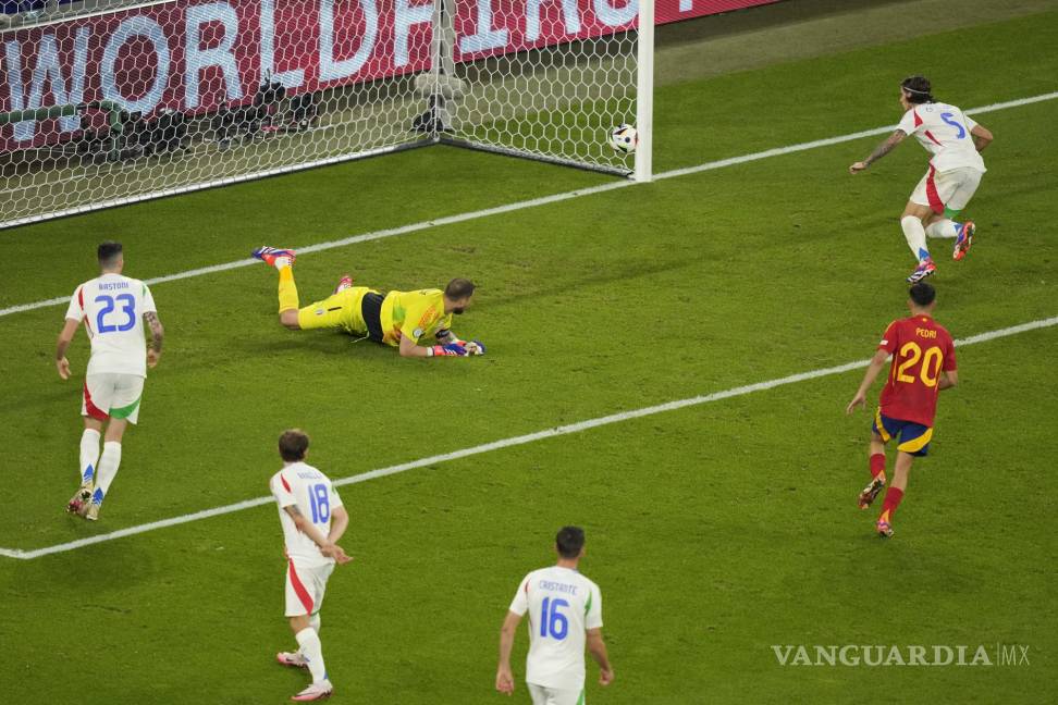 $!Riccardo Calafiori hizo el gol en propia puerta que condenó a Italia.