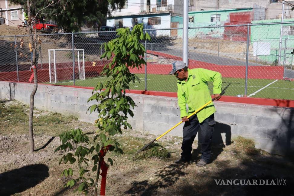 $!Autoridades municipales y estatales colaboran con vecinos y empresas en la recuperación de áreas verdes urbanas.