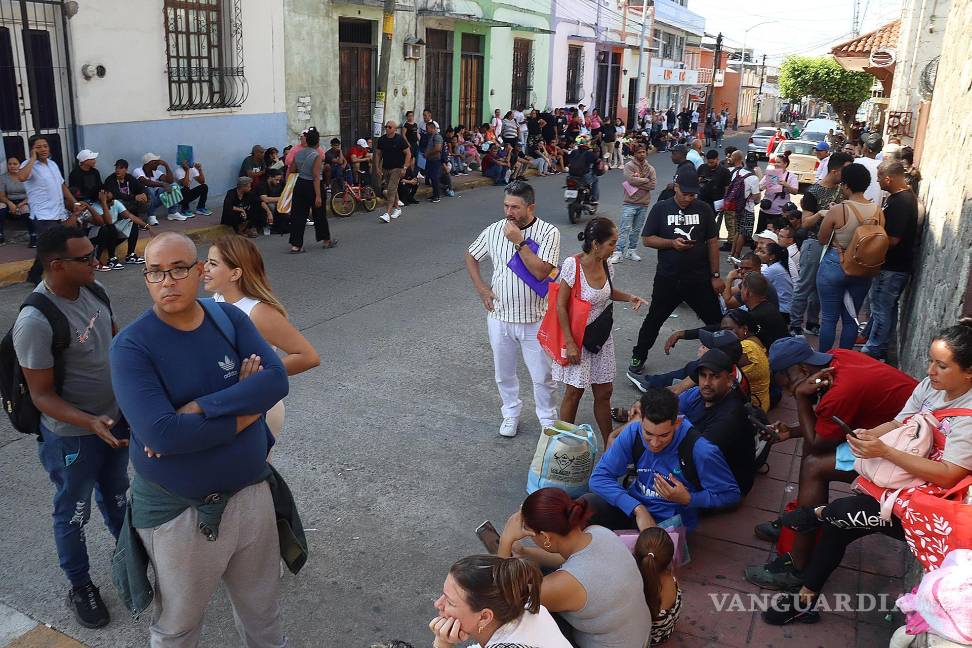 $!“Hay muchas dificultades, los migrantes no tienen trabajo. Con la paciencia y con Dios todo va estar bien”, dijo a EFE Conde, un migrante haitiano en Tapachula.