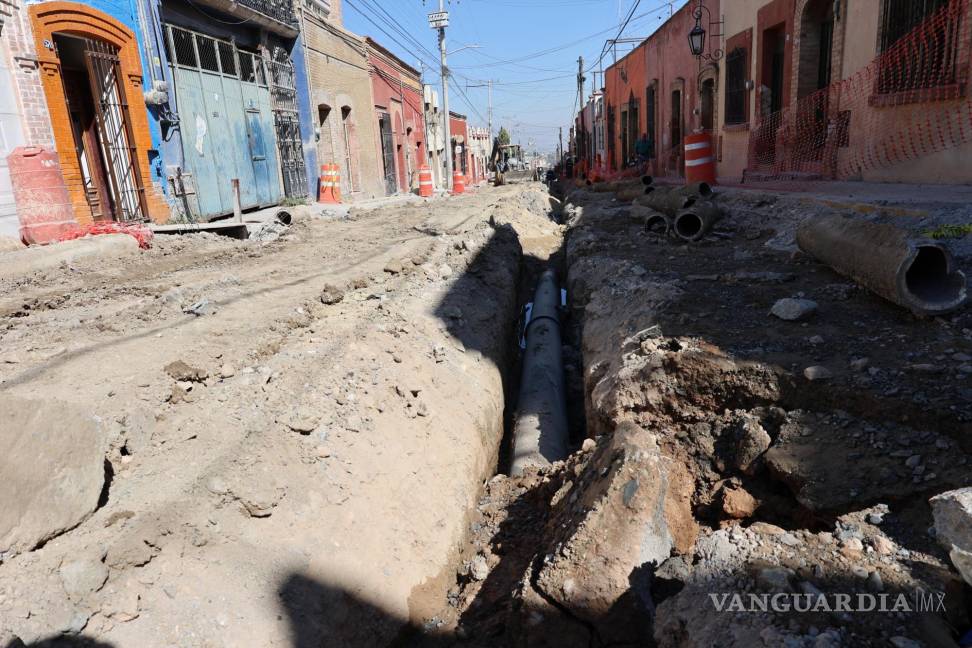 $!Aguas de Saltillo aún no ha emitido un comunicado oficial sobre las fallas en el suministro y las fugas en el Centro Histórico.