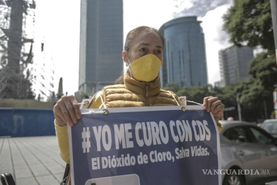 $!Protestan contra cubrebocas y COVID en CDMX, piden usar dióxido de cloro