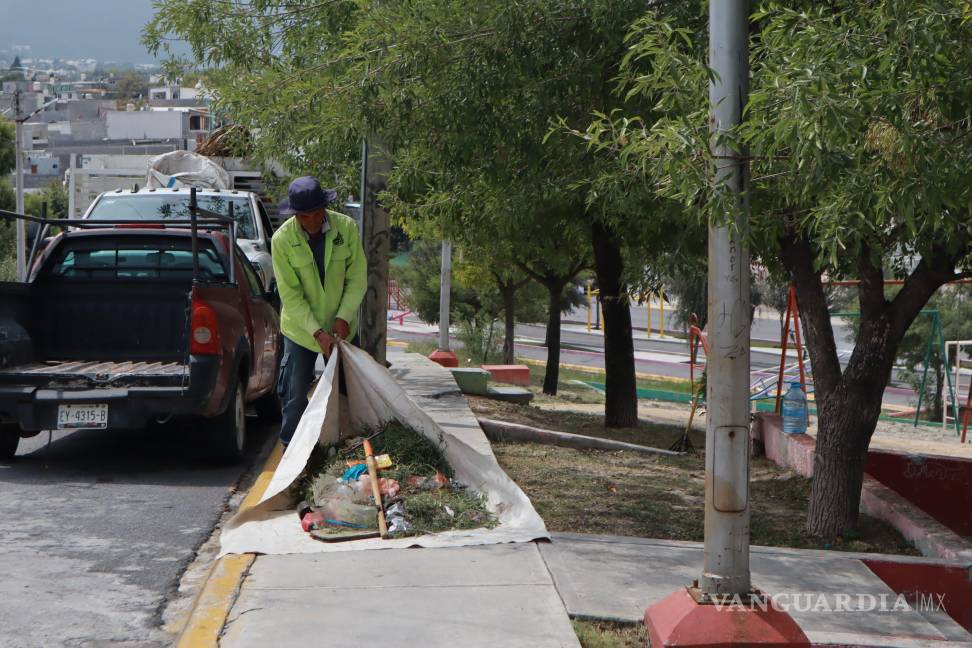 $!En colonias y fraccionamientos también se realizan acciones de limpieza y recuperación de plazas públicas y áreas verdes.
