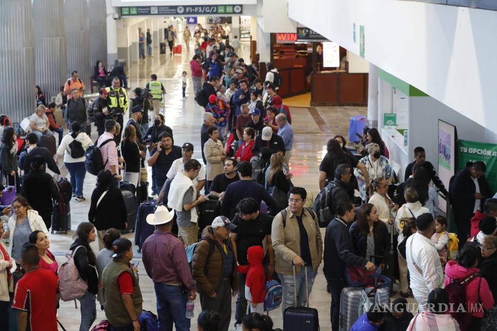 $!Tras el fallo de los sistemas de Microsoft a nivel global, cientos vuelos en México fueron demorados e incluso cancelados.