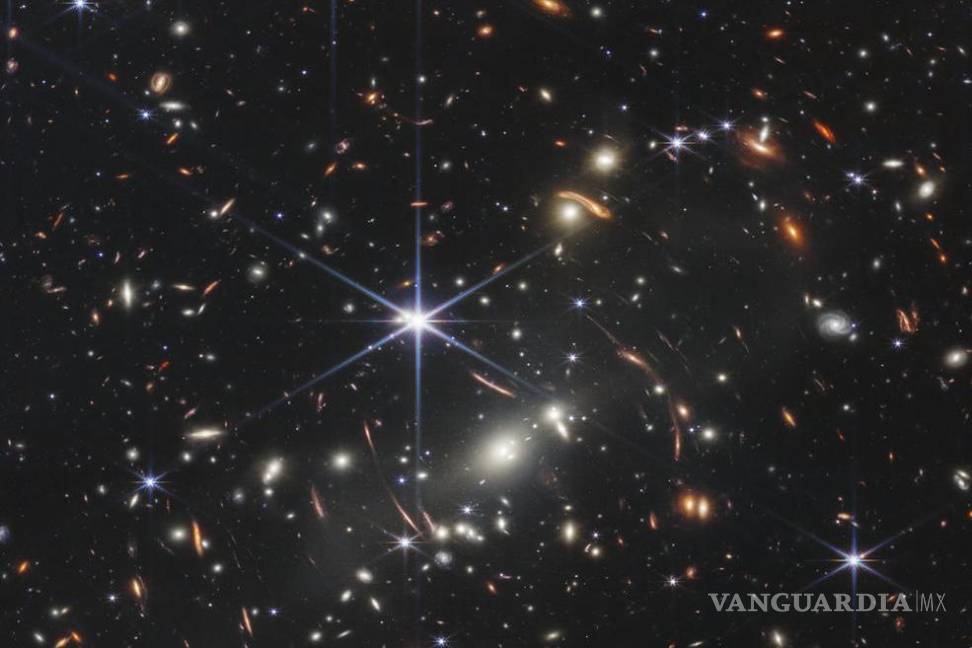 $!Esta imagen proporcionada por la NASAmuestra el cúmulo de galaxias SMACS 0723, captado por el telescopio espacial James Webb.