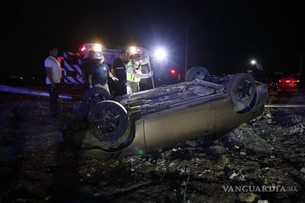 Padre arriesga vida de su hijo por manejar ebrio, en el Libramiento Flores Tapia