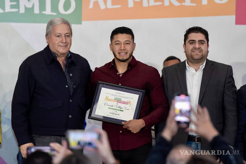 $!Fernando Villegas se quedó con el premio al Mérito Deportivo por su destacada participación dentro de las novenas en las que se desempeñó en el 2023.