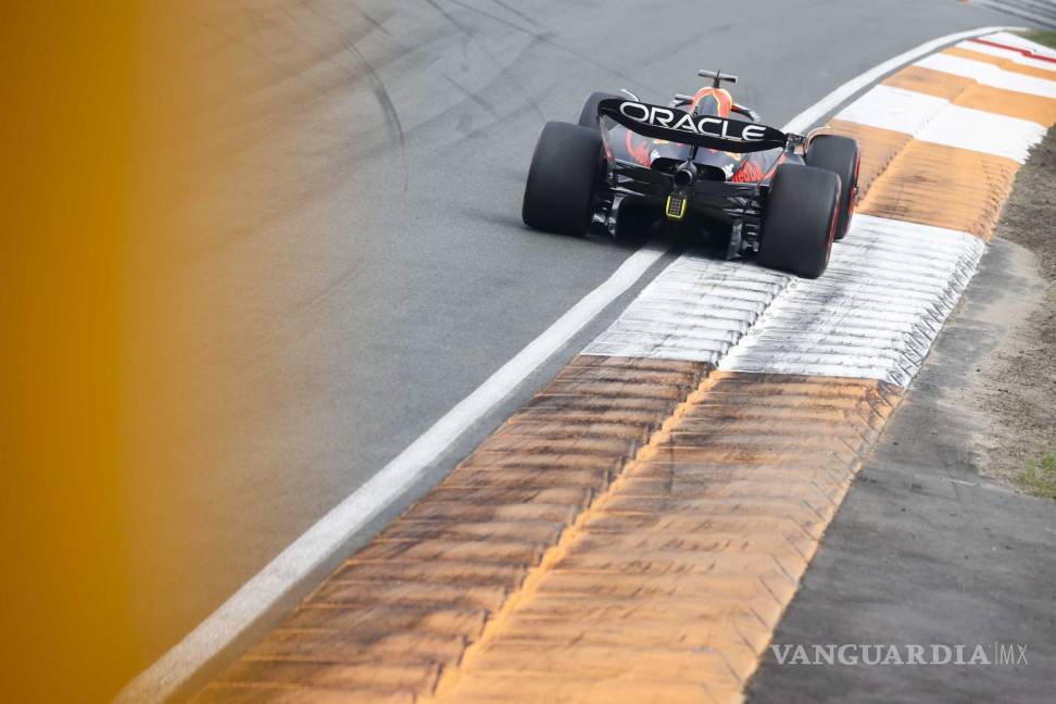 $!El Circuito de Zandvoort se pintó naranja ante la segunda victoria consecutiva del Mad Max