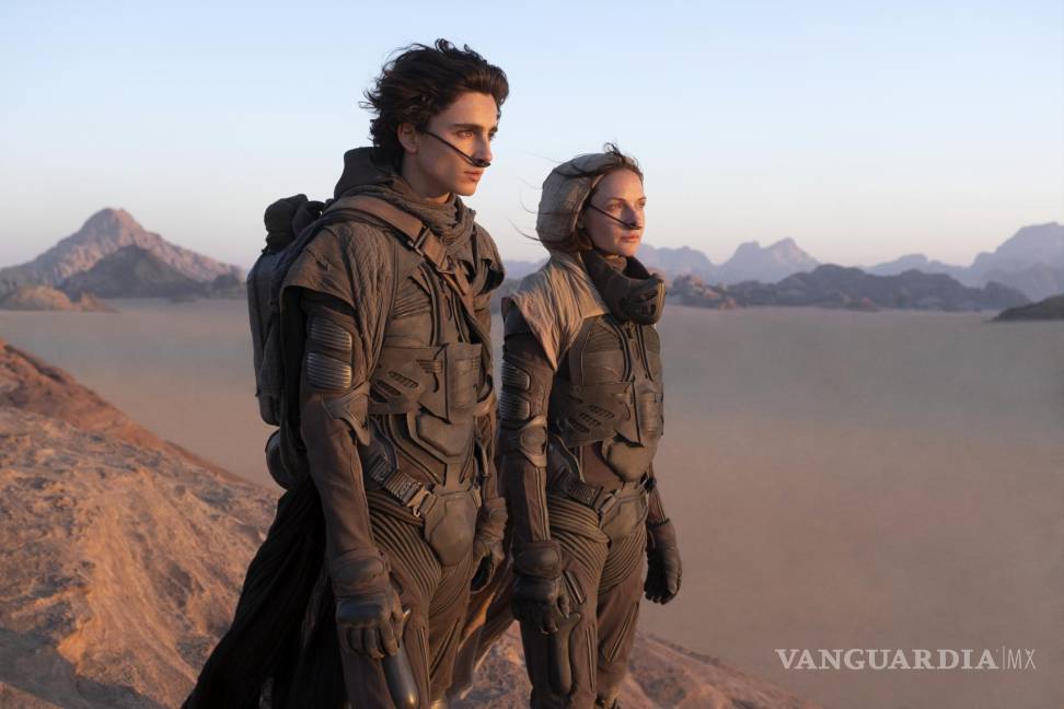 $!En esta imagen difundida por Warner Bros. Pictures, Timothee Chalamet, a la izquierda, y Rebecca Ferguson en una escena de Dune. AP/Warner Bros. Pictures
