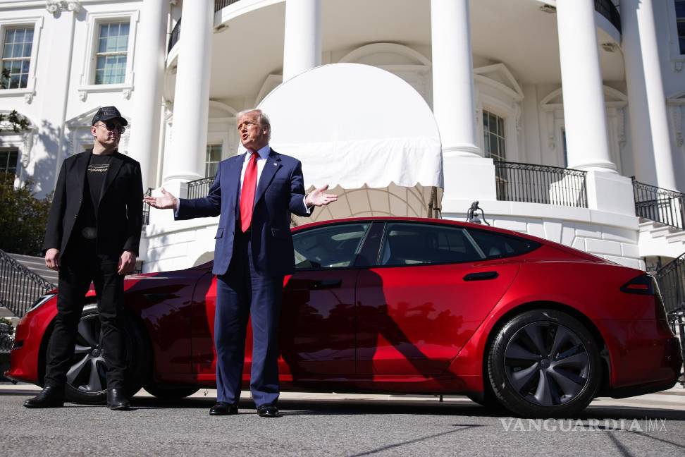 $!Trump dijo que comprará un Tesla para apoyar a Musk tras los recientes ataques a las estaciones de carga de Tesla y los llamados a boicotear los productos de Tesla.