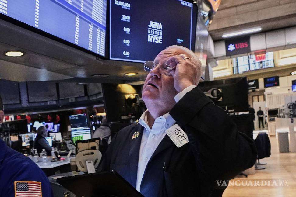 $!Los inversores exigen que el gobierno pague una prima más alta para continuar con su endeudamiento, ya que la deuda total ha superado los 36.1 billones de dólares.