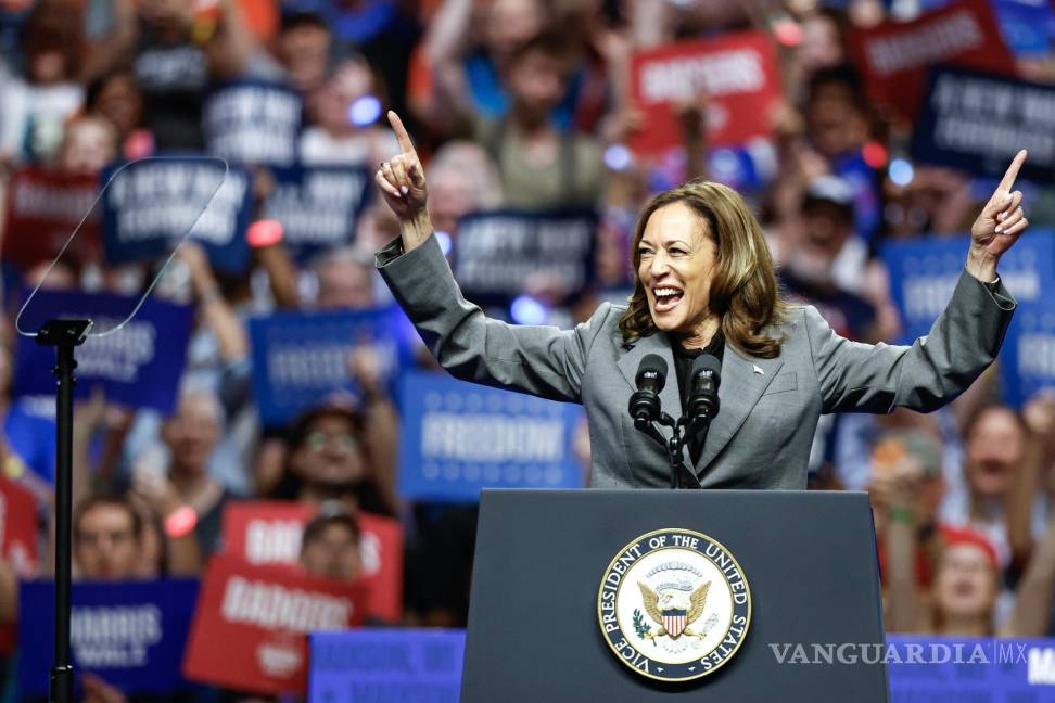 $!La candidata presidencial del Partido Demócrata Kamala Harris, en el Veterans Memorial Coliseum en el Alliant Energy Center en Madison, Wisconsin.