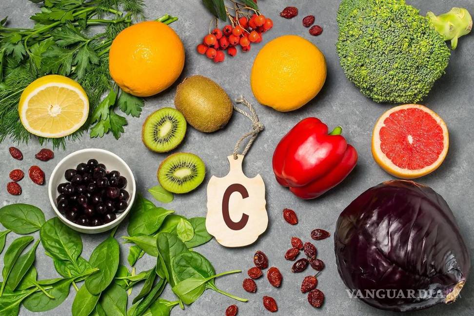 ¿Quieres mantenerte sano durante el frente frío? Destacan la importancia de consumir más vitamina C en otoño