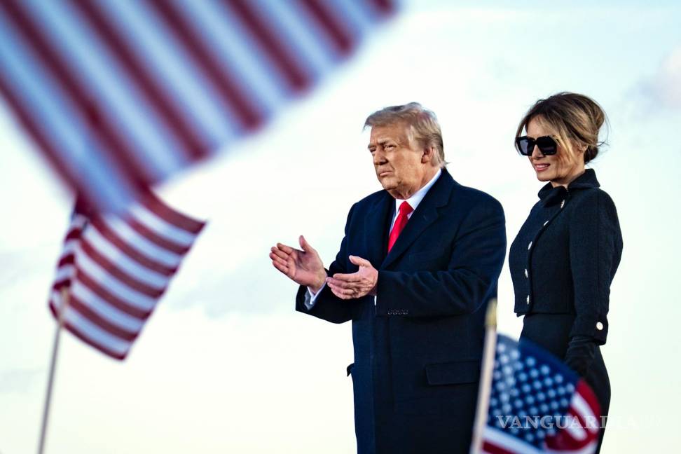 $!20/01/2021. El presidente Donald Trump y la primera dama Melania Trump en la Base Conjunta Andrews antes de abordar el Air Force One por última vez.