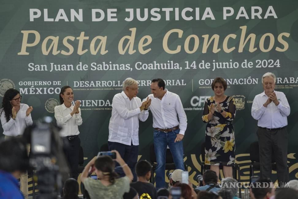$!Al evento en San Juan de Sabinas acudieron autoridades federales y el gobernador Manolo Jiménez.