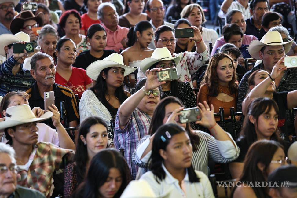 $!La Expo UAAAN 2025 reunió a miles de visitantes que recorrieron los pabellones pecuarios, agrícolas, de innovación y emprendimiento.