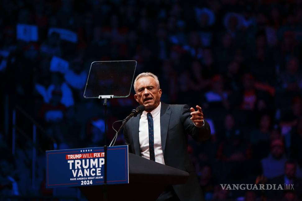 $!Robert F. Kennedy Jr. habla durante un acto de campaña del expresidente Donald Trump, candidato presidencial republicano, en el Madison Square Garden.