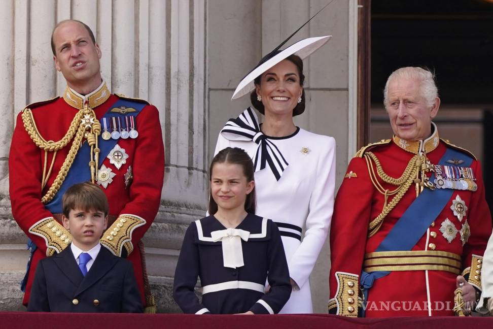 $!¿Kate Middleton desaparecida? Tras 6 meses, así reaparece y sonríe en Desfile junto a príncipe Guillermo y sus hijos