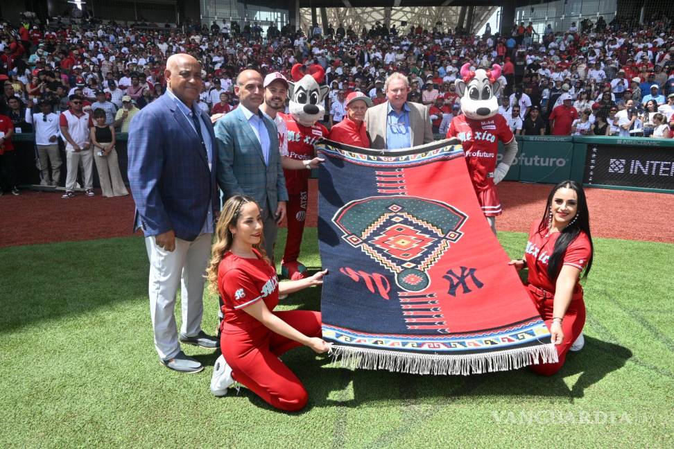 $!La afición en el Diamante de Fuego celebró la llegada de los Yankees de Nueva York a la casa de los Diablos Rojos de la Ciudad de México.