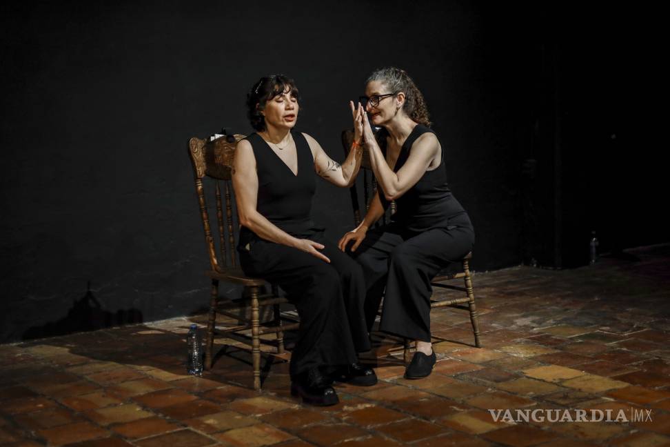 $!Espectáculo único: ‘Improvisan’ obra de teatro sobre la espera, la muerte y el amor en Saltillo