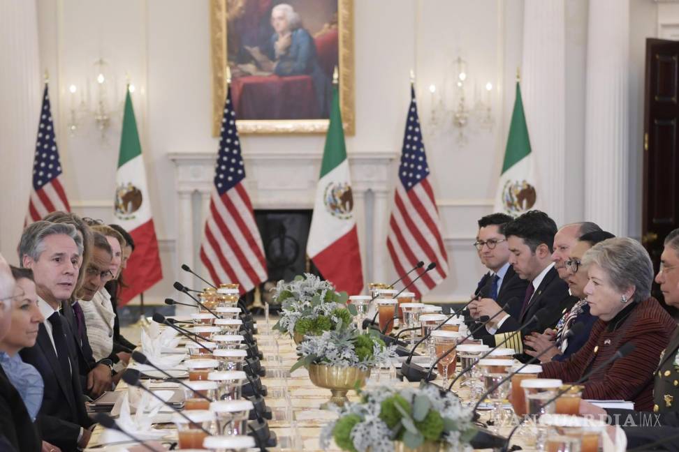 $!La canciller de México, Alicia Bárcena, y el secretario de Estado, Antony Blinken, en las conversaciones sobre la crisis migratoria en la frontera sur de EU.