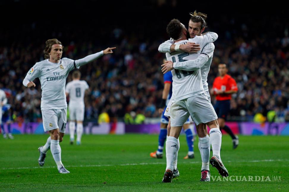 Zidane imprime su sello y Real Madrid ilusiona con goleada