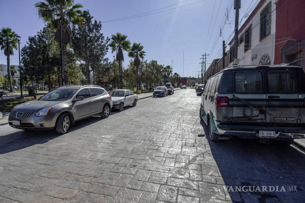 $!El tramo rehabilitado, pero sin acceso para los vehículos, continúa generando inconvenientes para quienes transitan por la zona.