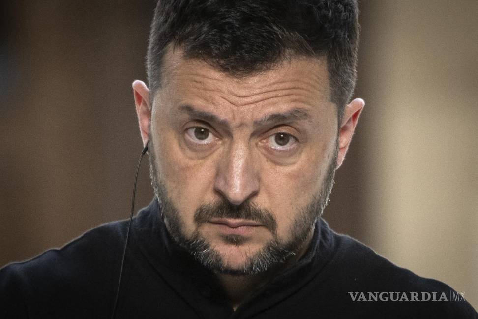 $!El presidente de Ucrania, Volodymyr Zelenskyy, presentó ante el Parlamento su plan de victoria | Foto: AP