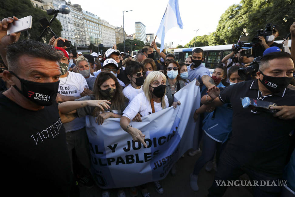 $!Marchan en Argentina ante supuesto asesinato de Maradona