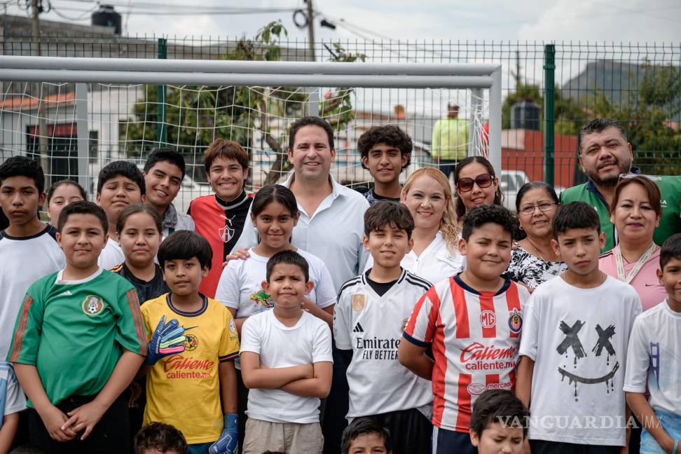 $!El Presidente Municipal mencionó que con Activa tu Parque con apoyo de empresas comprometidas, se han inaugurado ya las plazas Mirasierra Spurs y La Roma.