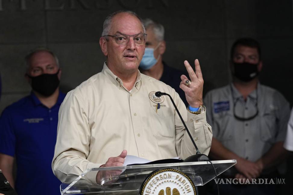 $!John Bel Edwards, gobernador de Luisiana, habla de dos muertos durante una conferencia de prensa sobre los efectos del huracán Ida en Gretna, Luisiana. AP/David J. Phillip