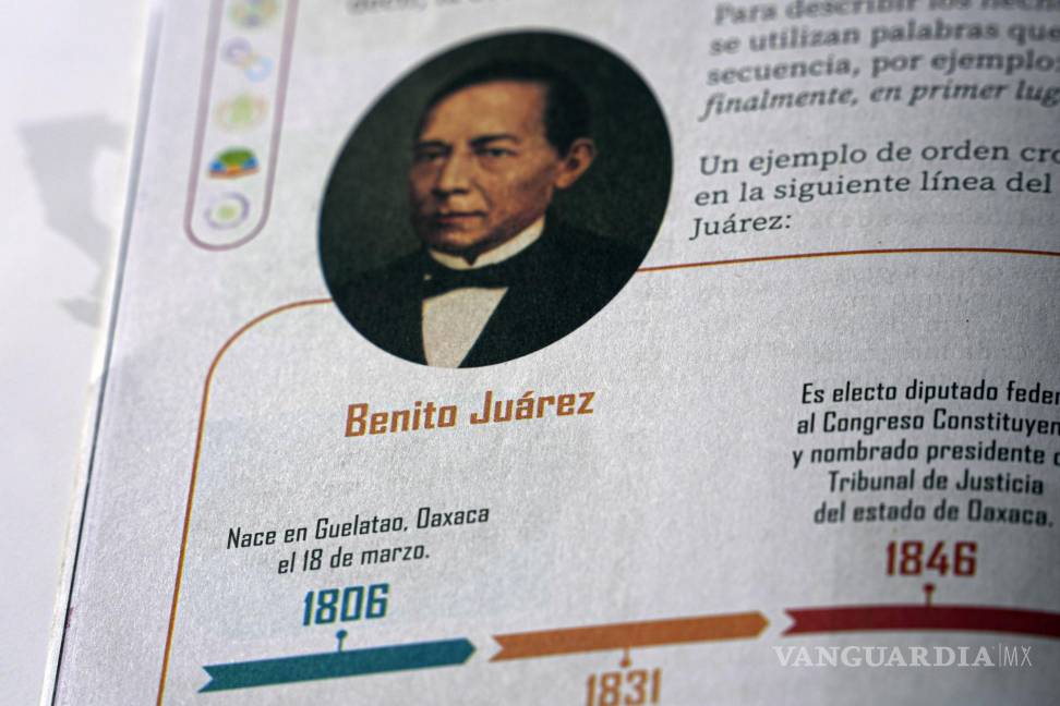 $!Una copia de un nuevo libro de texto de cuarto grado escrito por el gobierno tiene la fecha incorrecta del nacimiento del difunto presidente de México, Benito Juárez | Foto: AP