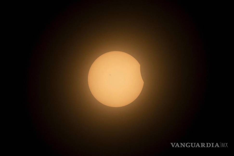 Así cautiva, maravilla y asombra el eclipse solar desde Mazatlán hasta la isla de Terranova (fotos)