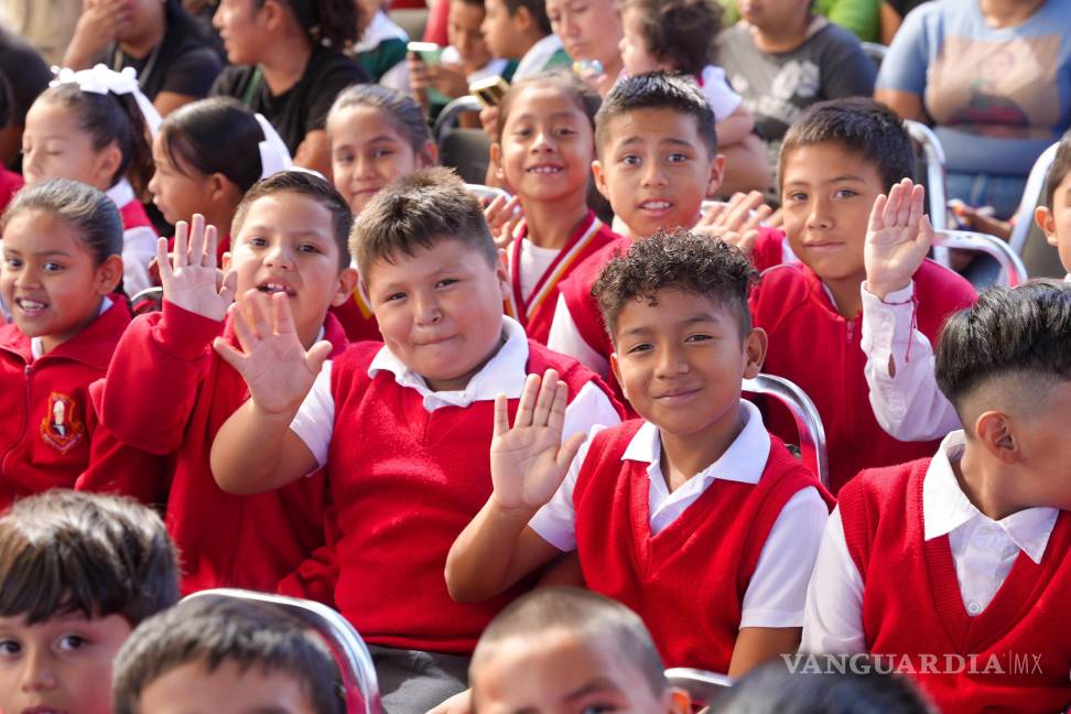 $!En la primera etapa se invierten 2.3 millones de pesos en tres planteles educativos del municipio, en beneficio de la comunidad estudiantil.